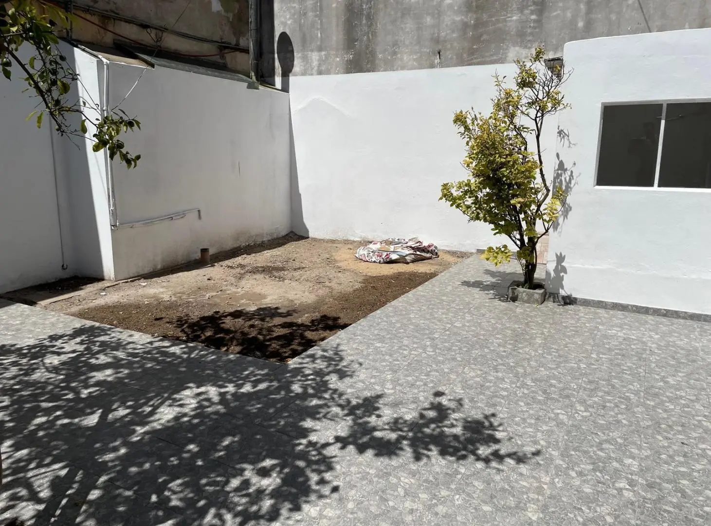 PH en Pompeya con patio y jardin 3
