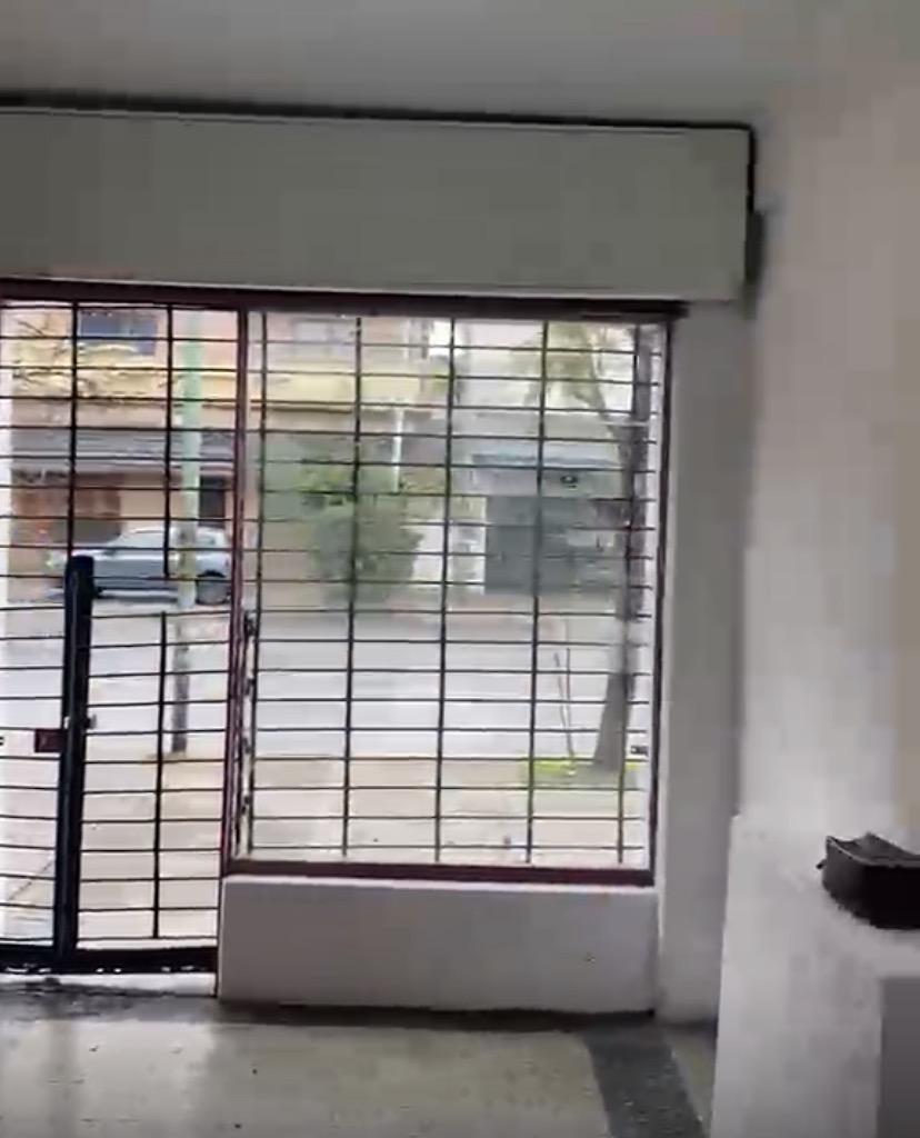 Foto de Local sobre Av. Constituyentes, imagen 2