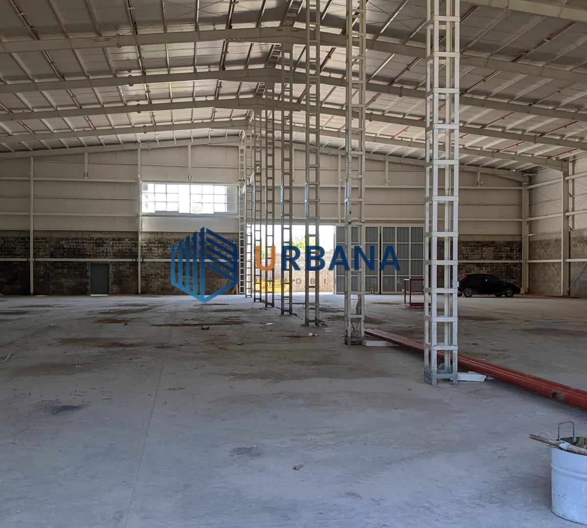 Galpon a Estrenar de 4.000 m² en Juan B Justo 8.570 4