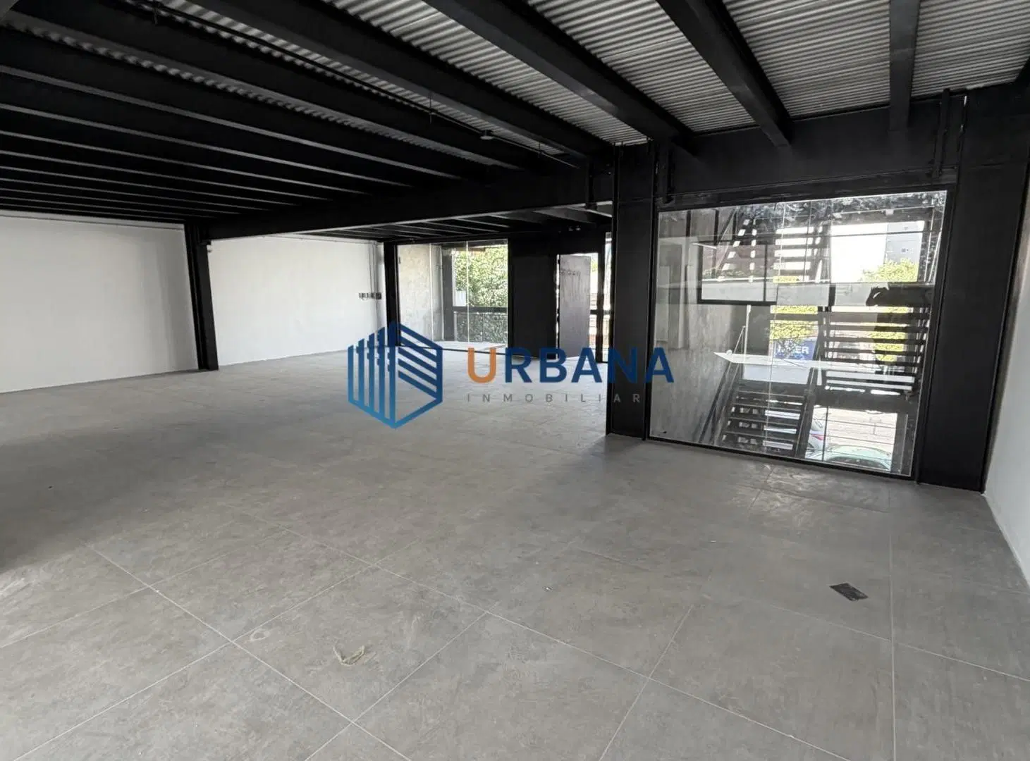 Local / Oficinas 150m2 cada una en Bº General Paz 4