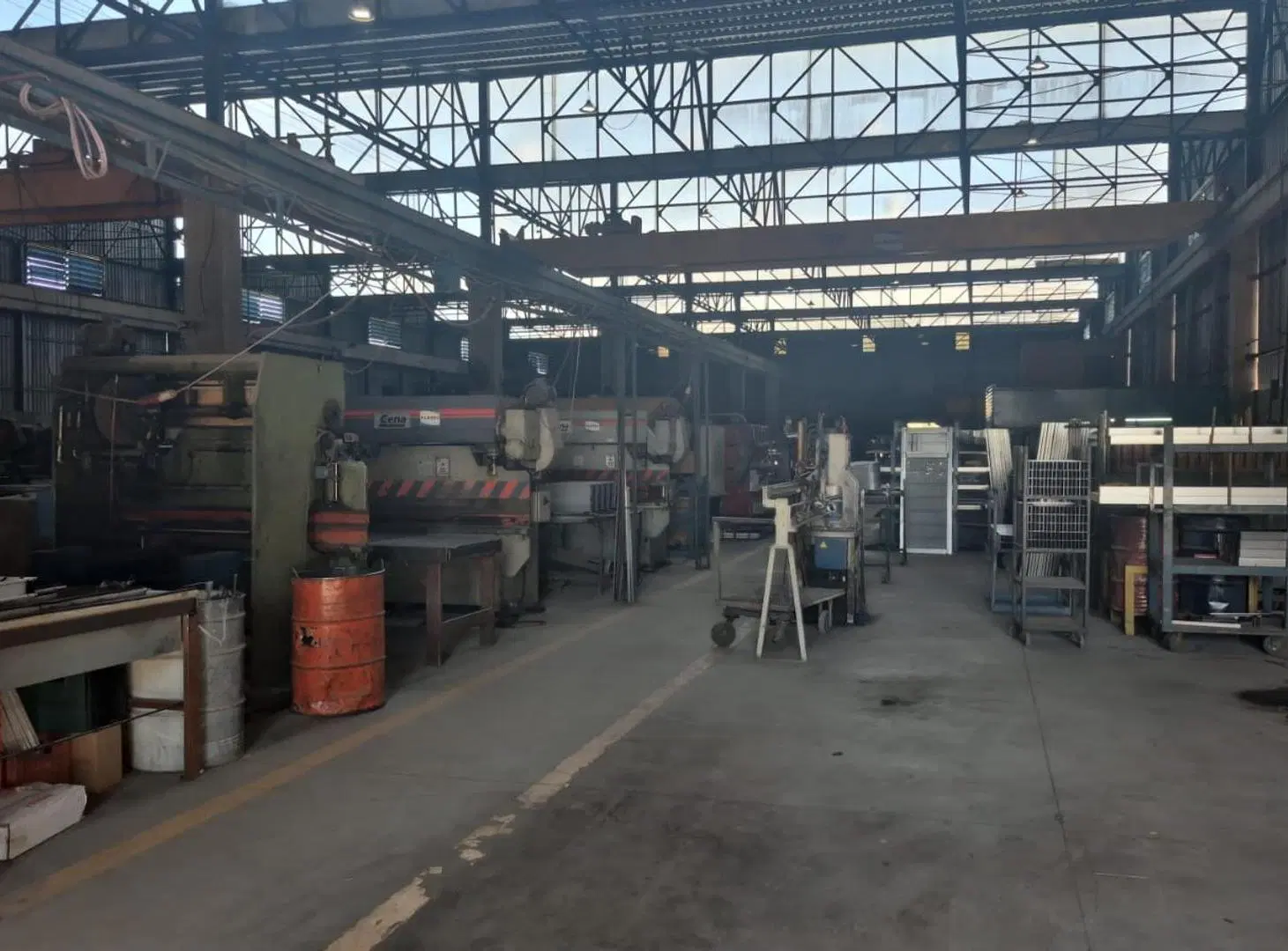 Galpon/Fabrica 2.700m2 en av japon y av voz del interior 3