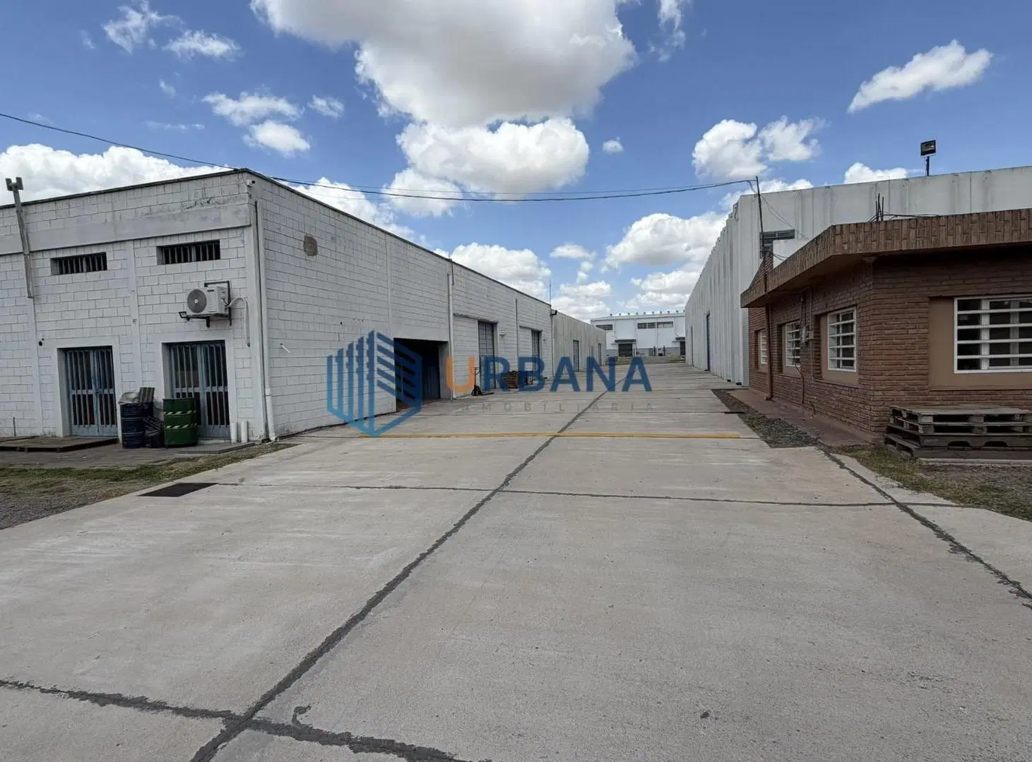 Galpones 150m2 a 920m2 en predio zona ferreyra 5