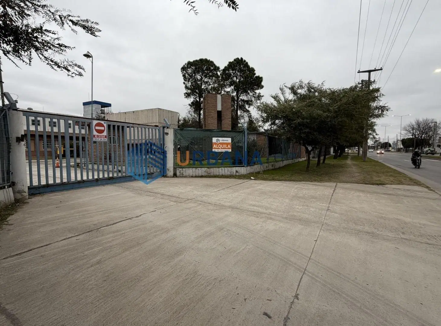 Galpones 150m2 a 920m2 en predio zona ferreyra 1