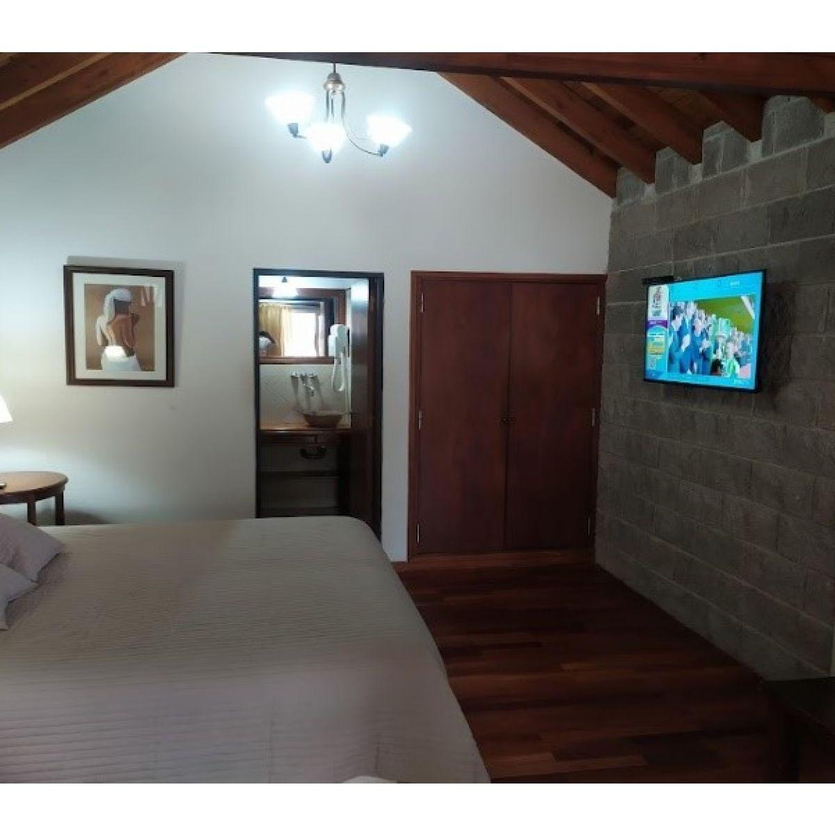 Hotel Funcionando en Capilla del Monte (Fondo de Comercio y Propiedad) 2