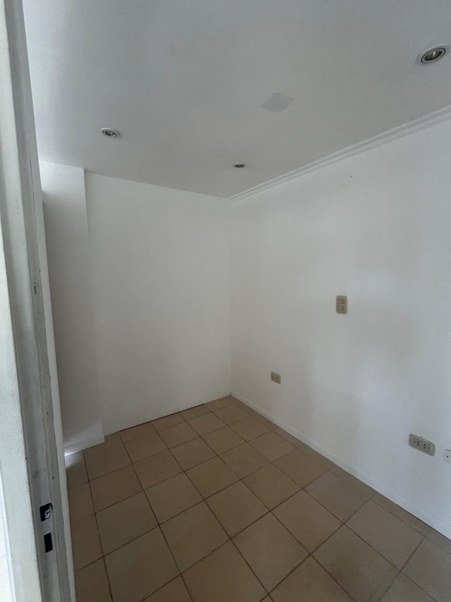 Departamento de 2 ambientes y medio en zona céntrica de Lomas