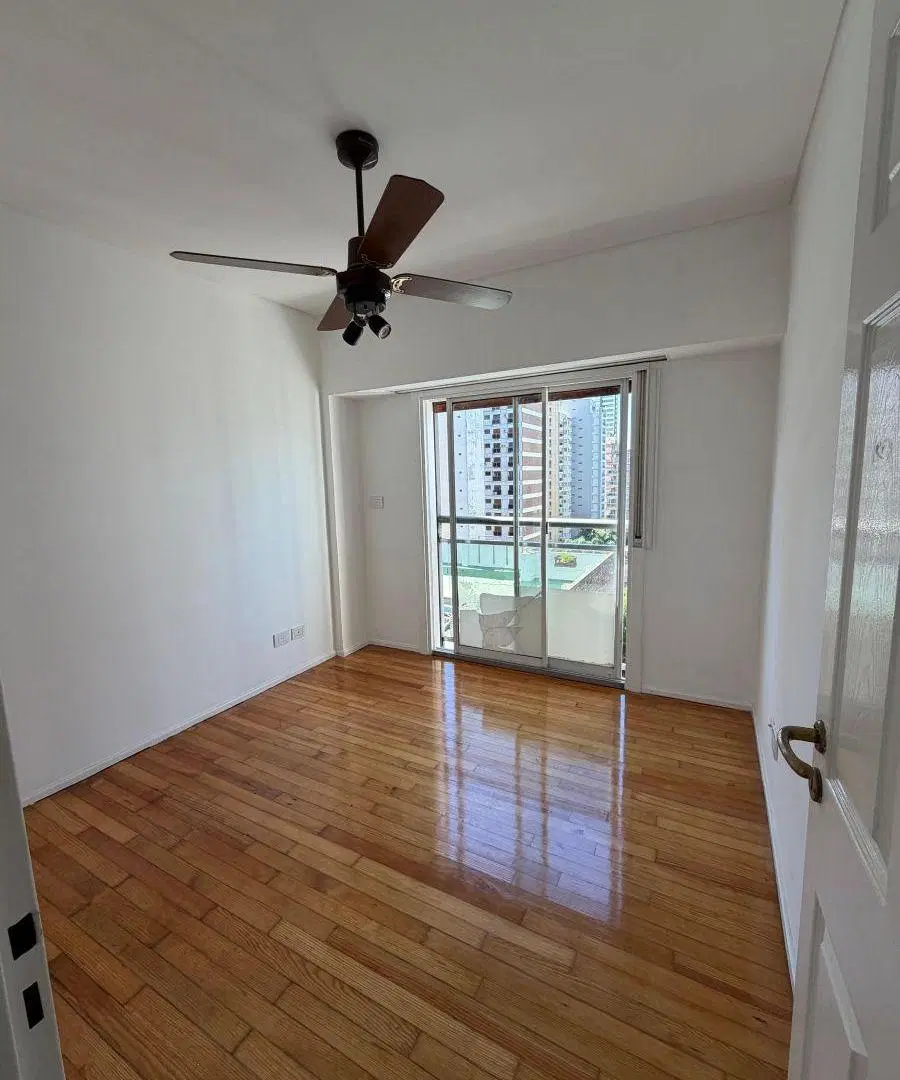SEMIPISO IMPECABLE CON COCHERA EN LAS LOMITAS 5