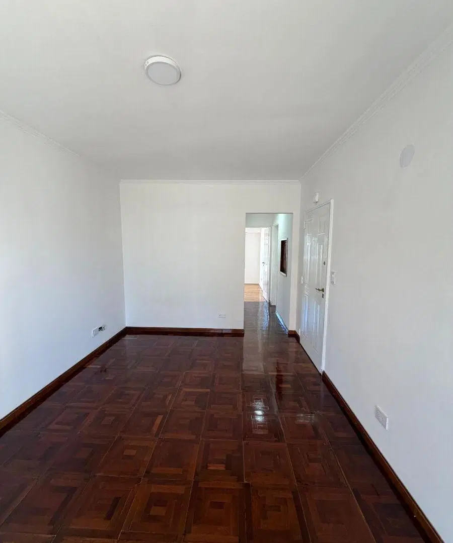 SEMIPISO IMPECABLE CON COCHERA EN LAS LOMITAS 4