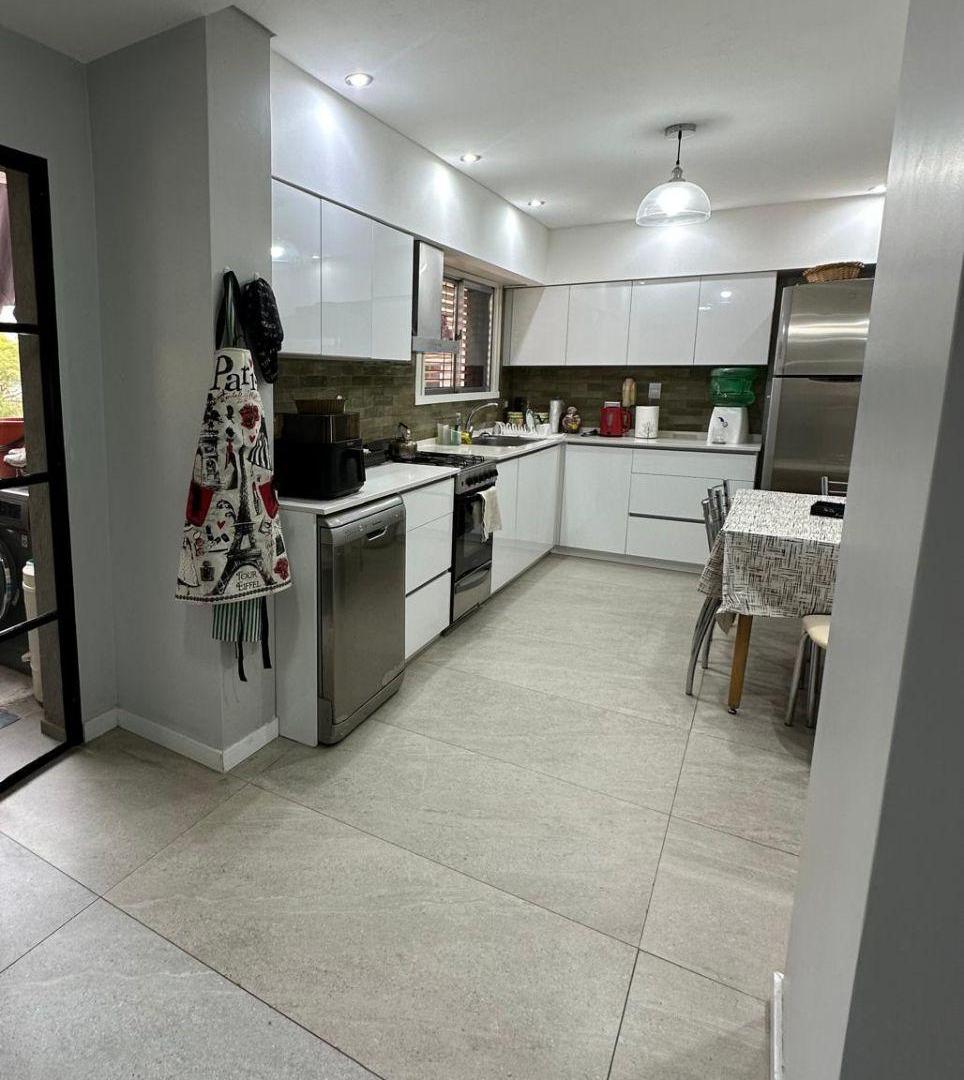 Foto de GRAN DEPARTAMENTO EN LAS LOMITAS CON COCHERA DISPONIBLE 16 NOVIEMBRE, imagen 1