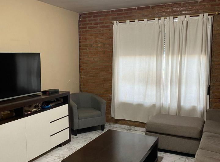 "Jorge Newbery" Casa Esquina 3 Dormitorios c / Quincho y Pileta 4