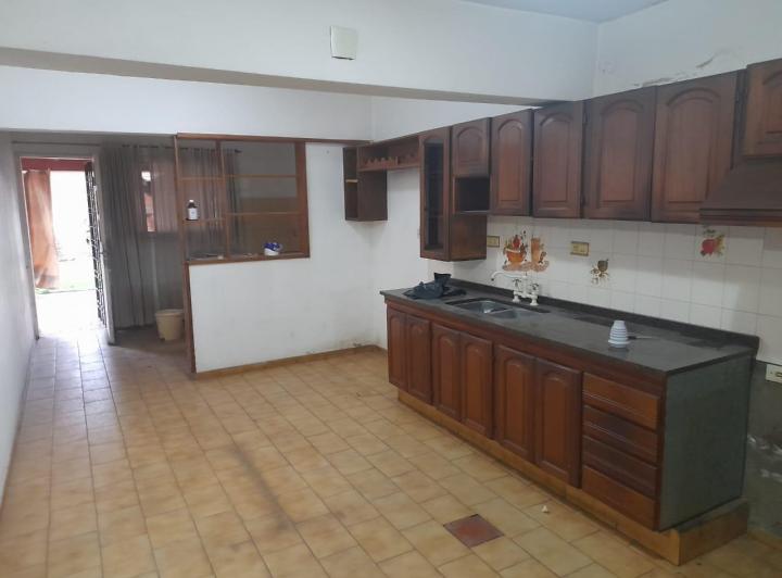 "Jorge Newbery" Casa 3 Dormitorios c / galeria 4