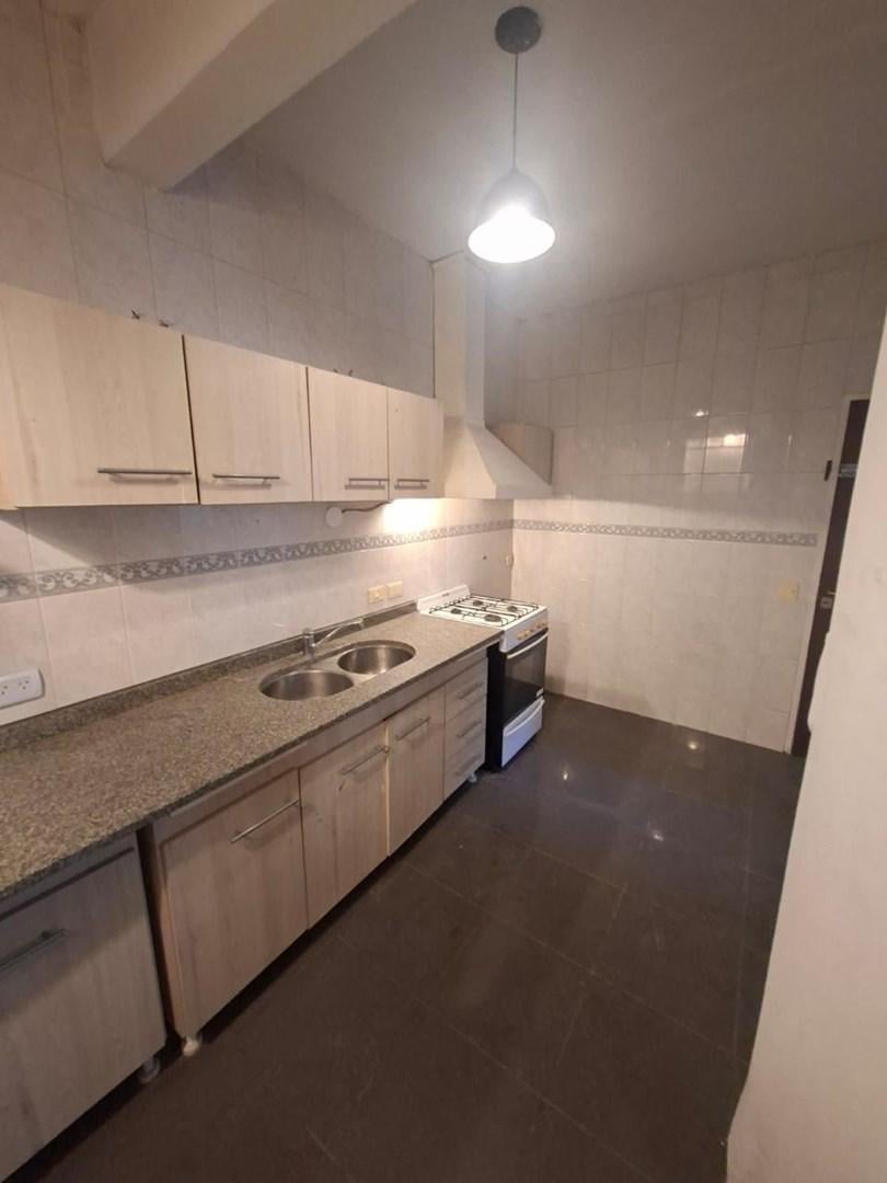 Foto de Departamento PH en Alquiler en Parque Chacabuco, Capital Federal, imagen 3