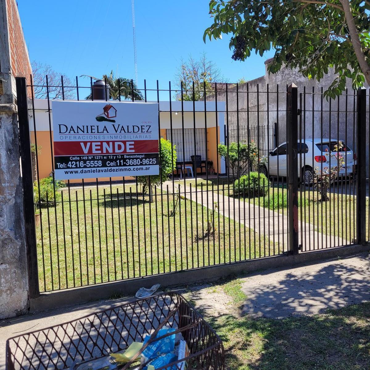 Casa en Venta con Amplio Espacio Verde 5
