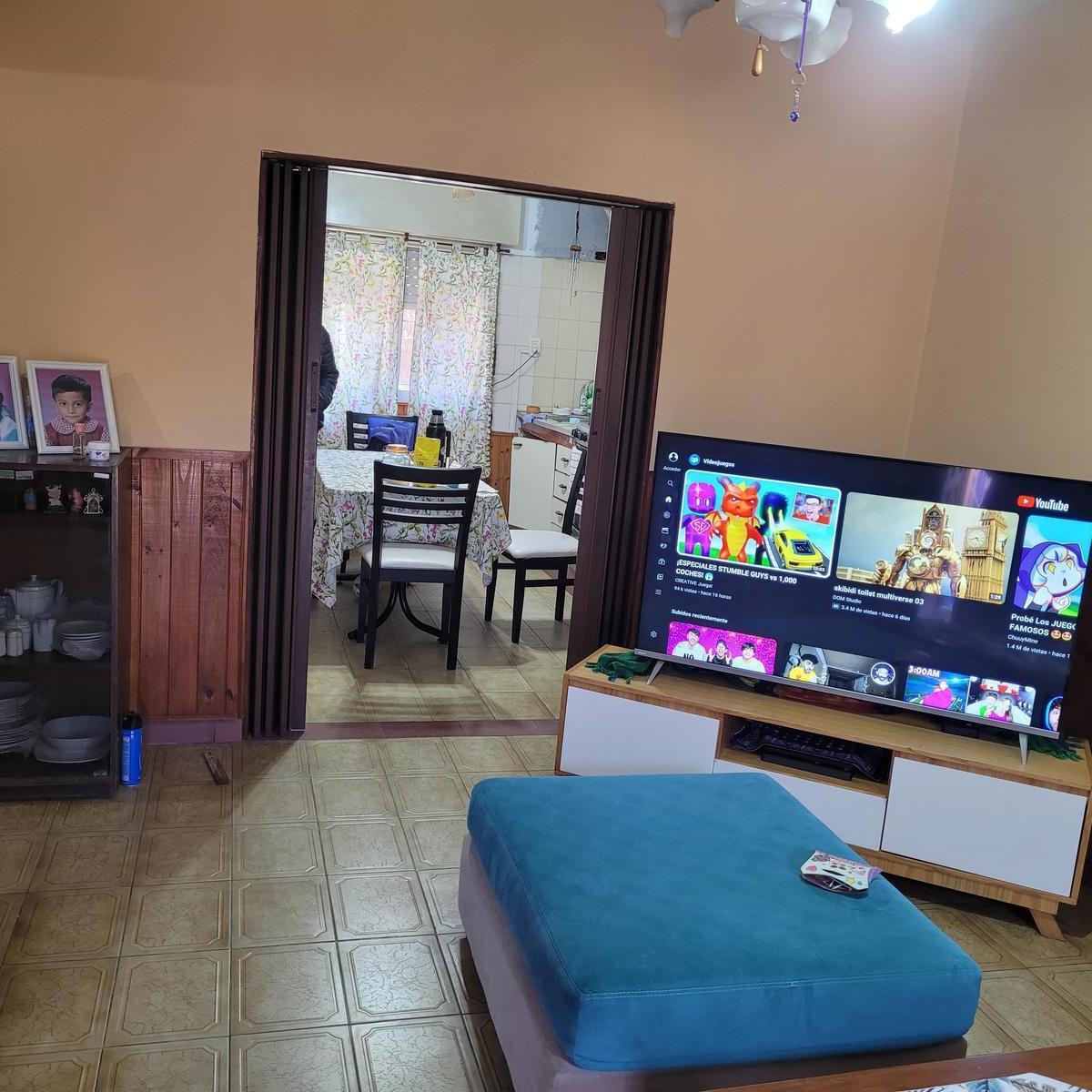 Casa en Venta con Amplio Espacio Verde 2