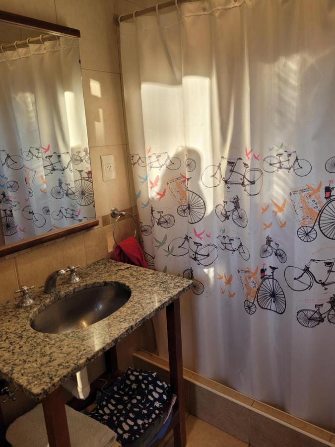 Venta de Casa Parque y Piscina + Galpon Parabolico 1