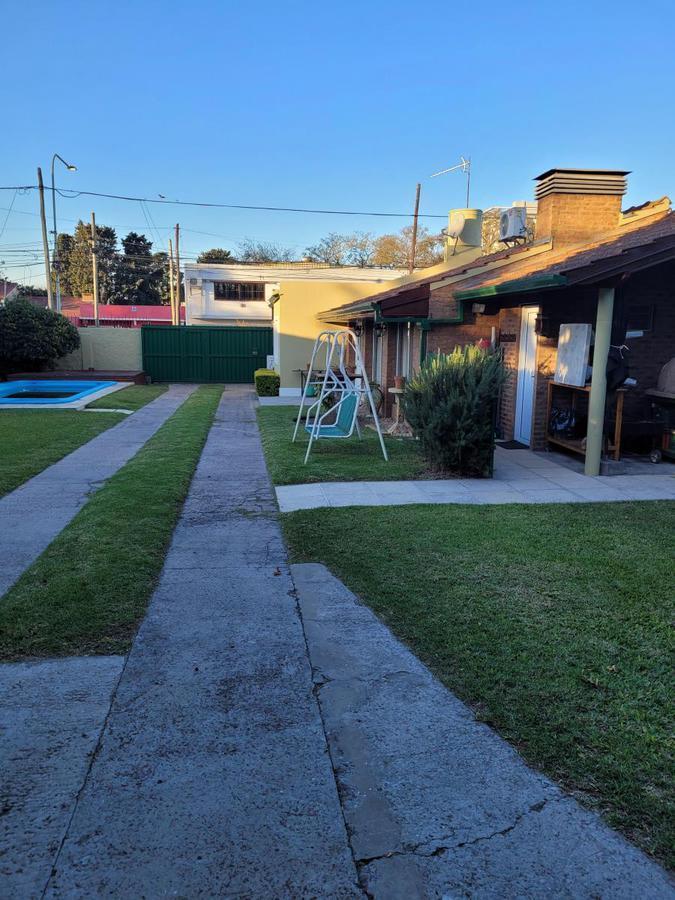 Venta de Casa Parque y Piscina + Galpon Parabolico 2