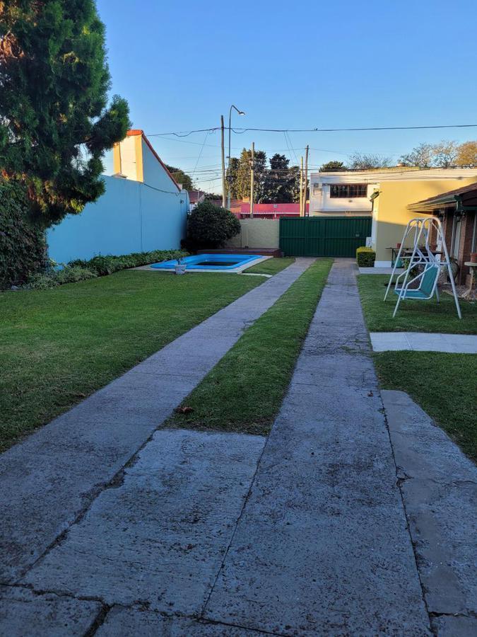 Venta de Casa Parque y Piscina + Galpon Parabolico 4