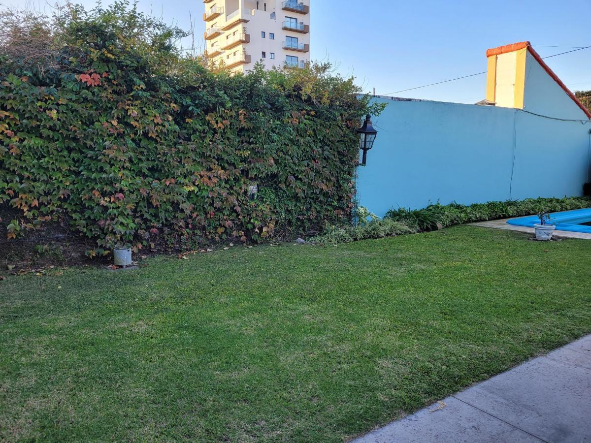 Venta de Casa Parque y Piscina + Galpon Parabolico 5
