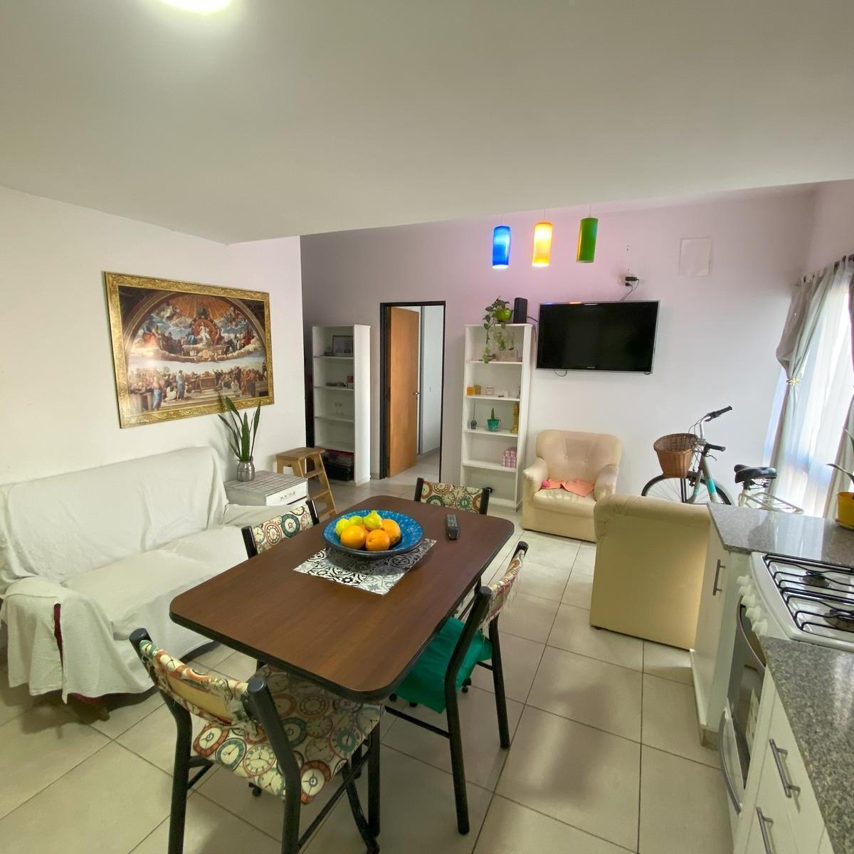 En Venta Departamento de Dos Ambientes, Pleno Centro 1