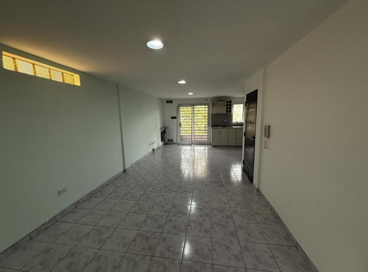 DEPARTAMENTO DE TRES AMBIENTES EN VENTA 5