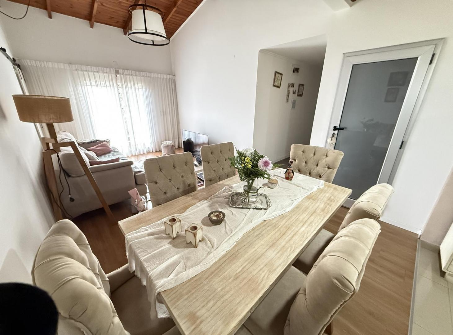 CASA EN PLANTA ALTA CON 3 HABITACIONES