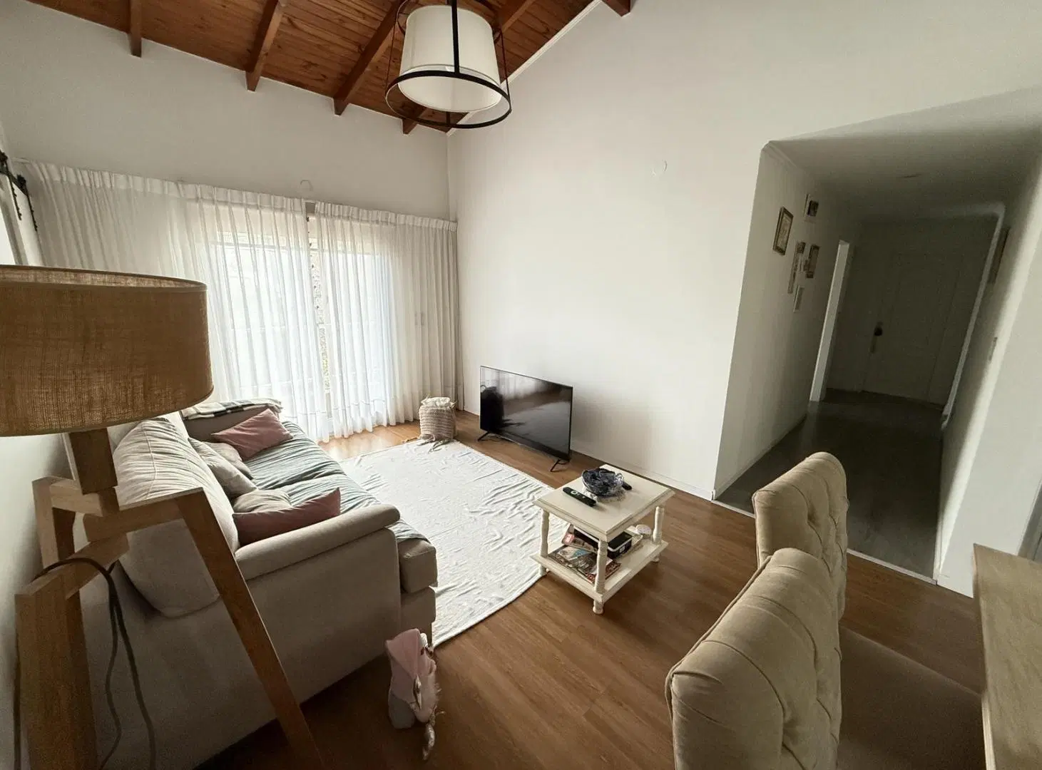 CASA EN PLANTA ALTA CON 3 HABITACIONES 4