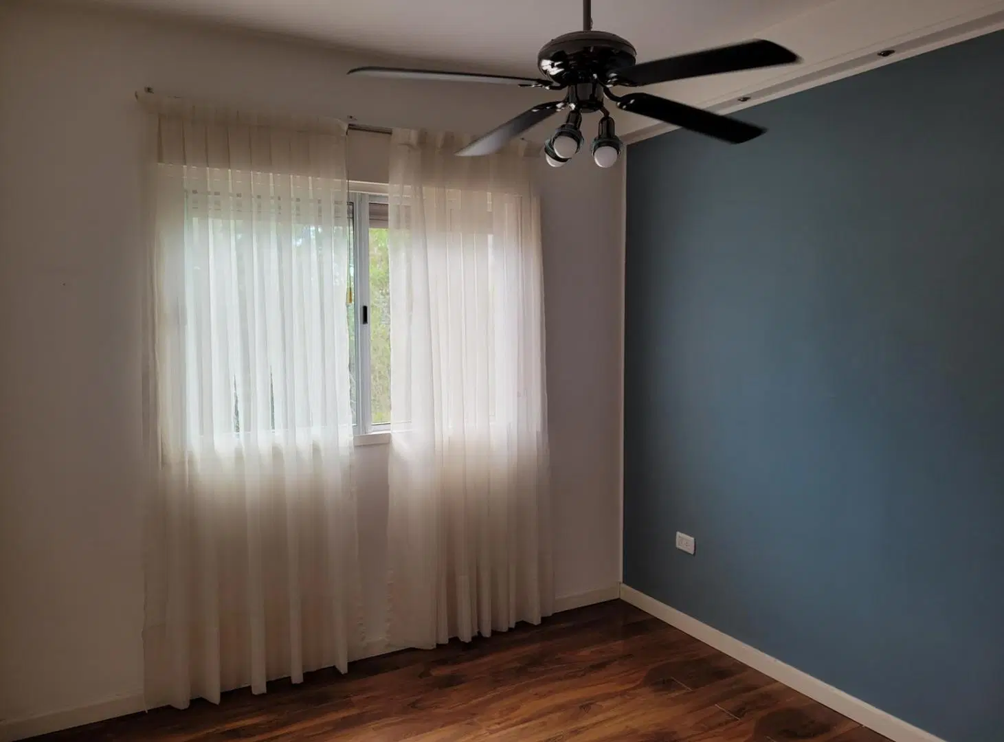 EN VENTA DPTO CON 2 HABITACIONES EN BARRIO CERRADO 2
