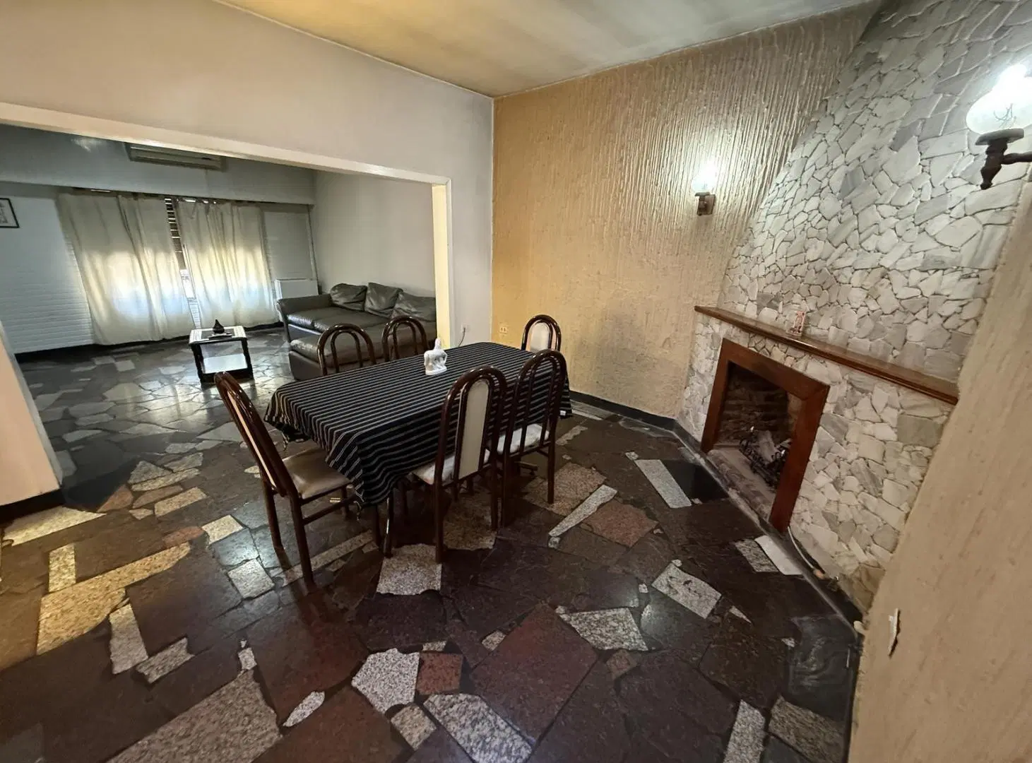 CASA CON TRES HABITACIONES, EXCELENTE ESTADO. 2