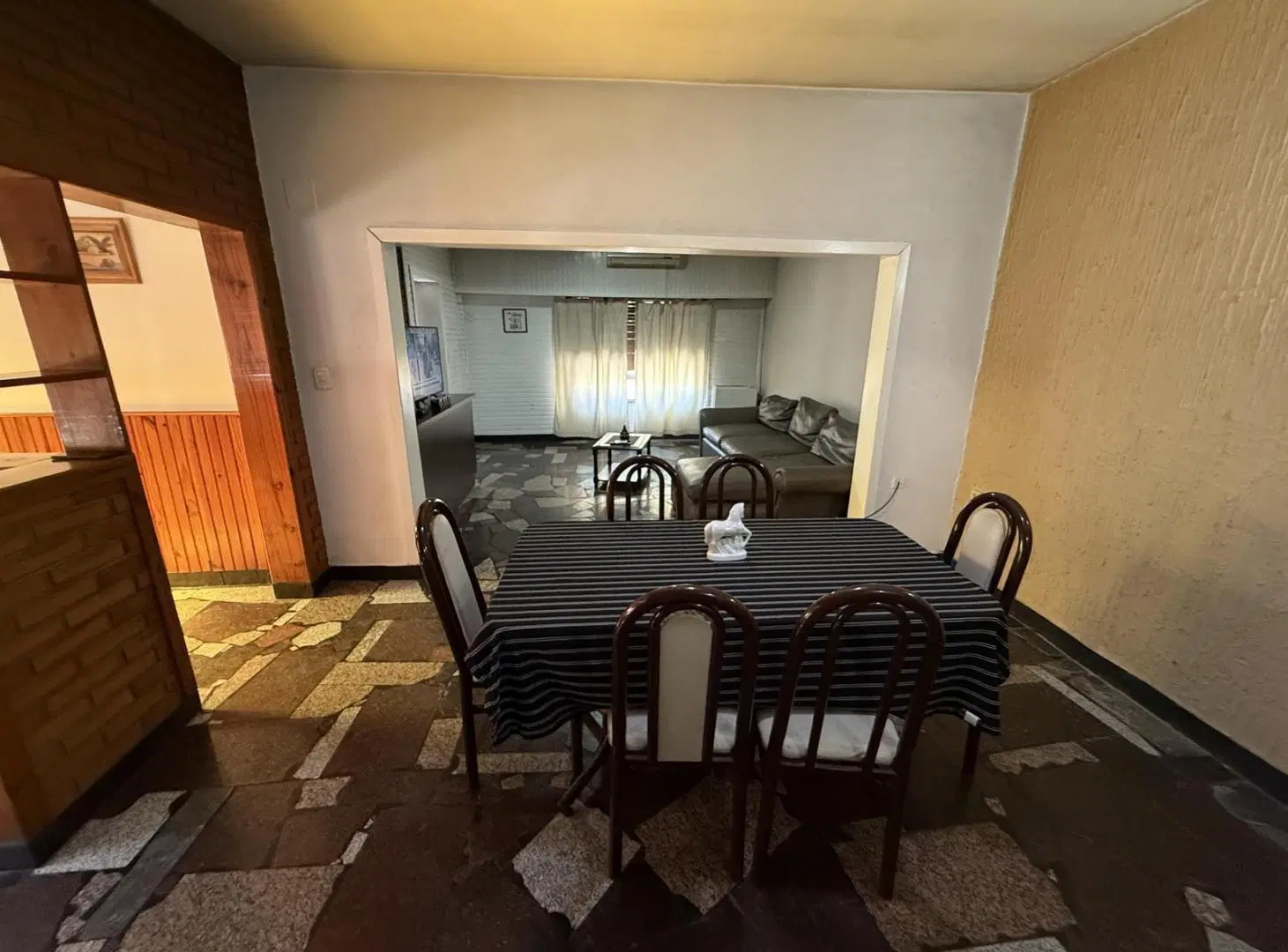 CASA CON TRES HABITACIONES, EXCELENTE ESTADO. 1