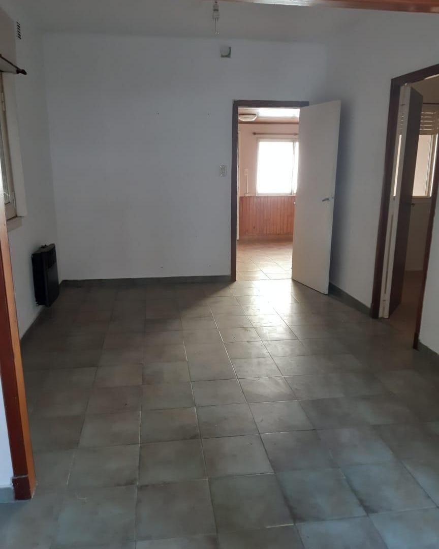 Foto de SE ALQUILA CASA CON DOS HABITACIONES.- EXCELENTE UBICACION, imagen 1