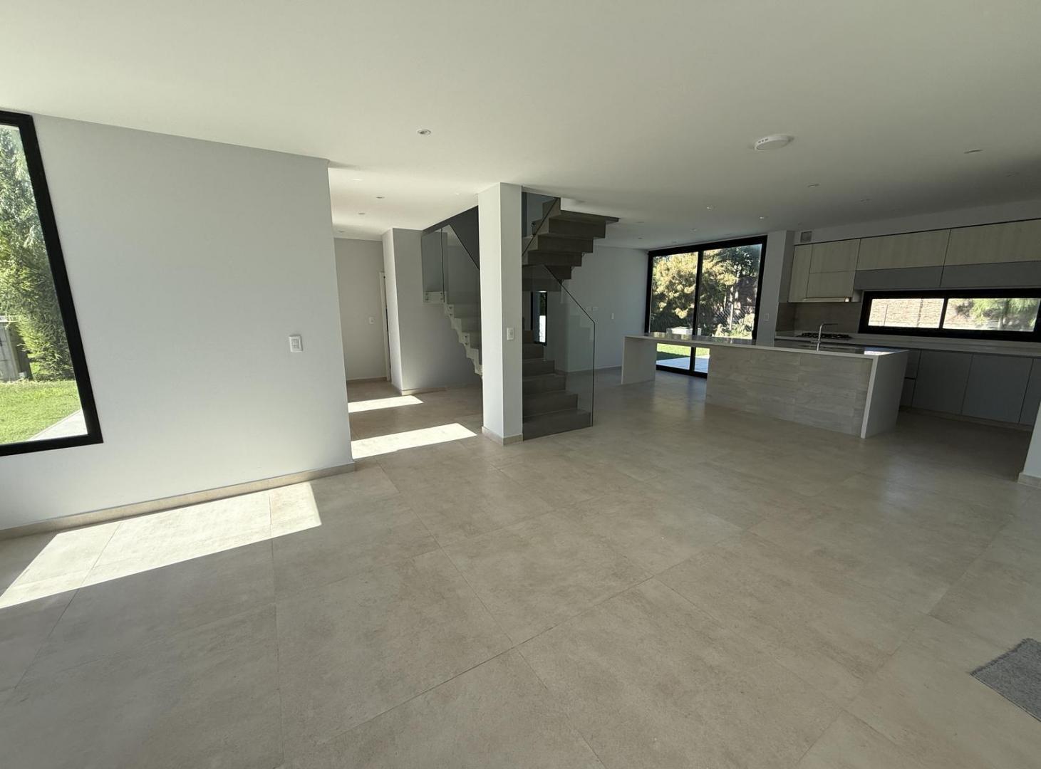 Foto de Casa a estrenar en venta en barrio privado "Las Golondrinas", imagen 2