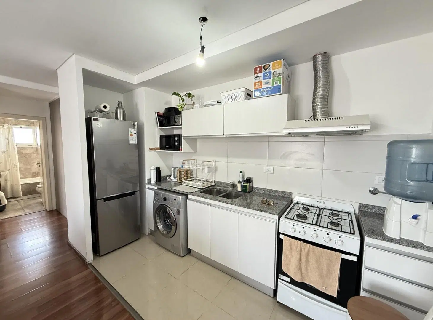 Departamento dos ambientes en venta con cochera cubierta. Centro de Berazategui 4