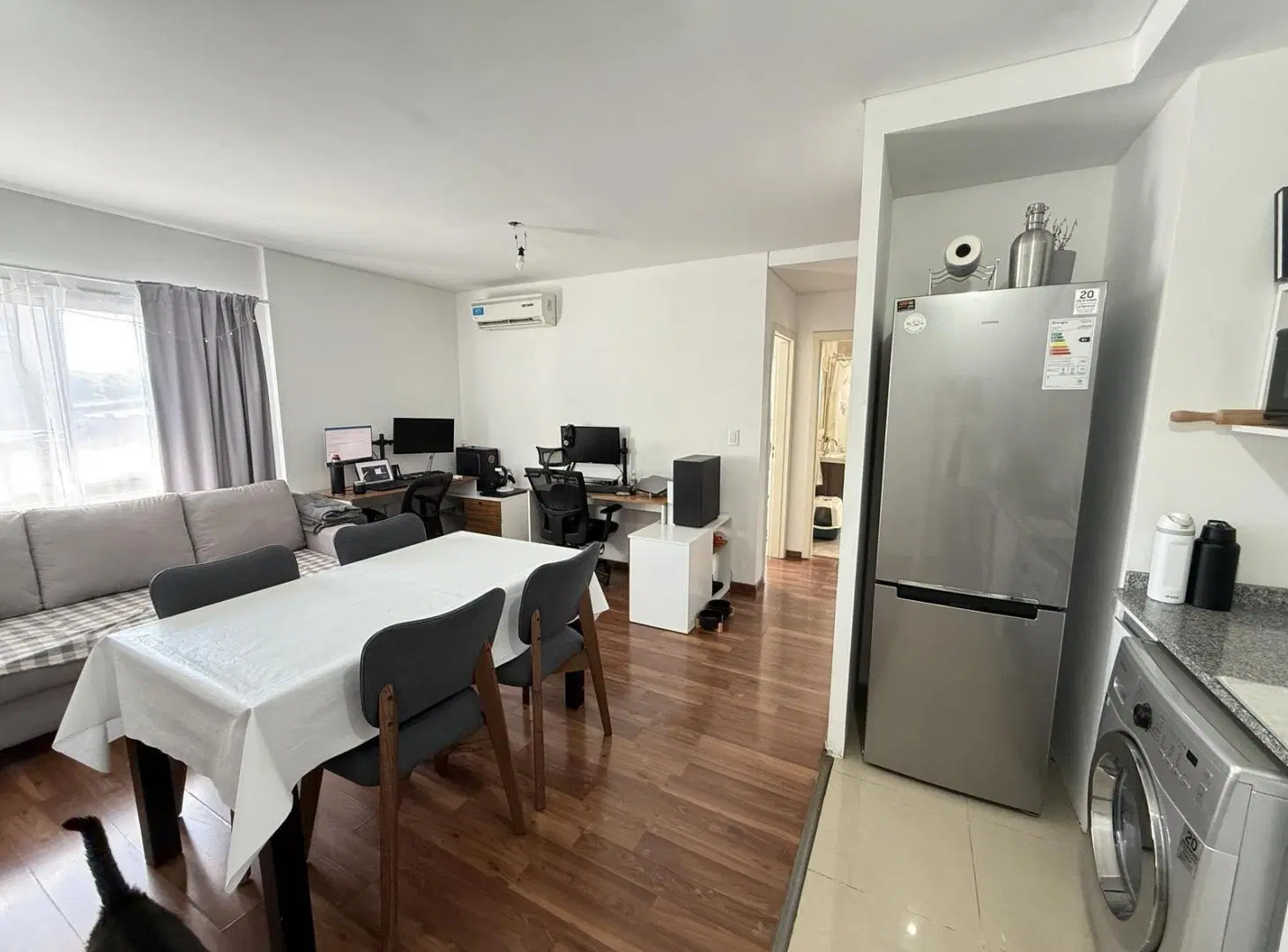 Departamento dos ambientes en venta con cochera cubierta. Centro de Berazategui 3