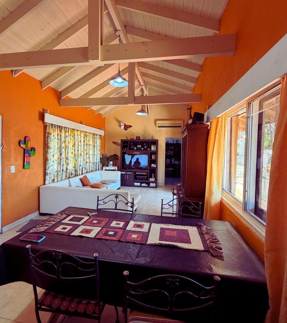 Foto de CASA CON AMPLIO PARQUE Y PISCINA., imagen 3