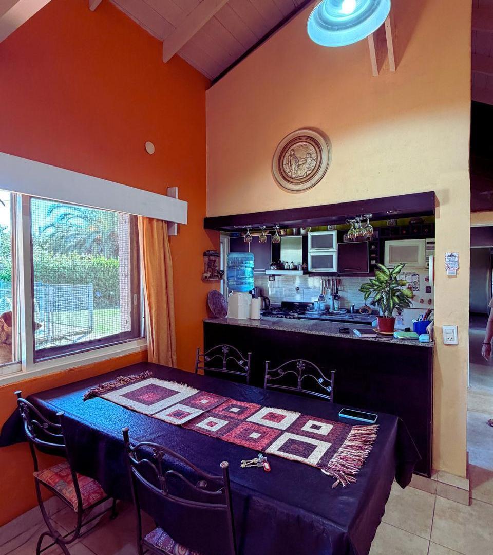 Foto de CASA CON AMPLIO PARQUE Y PISCINA., imagen 1