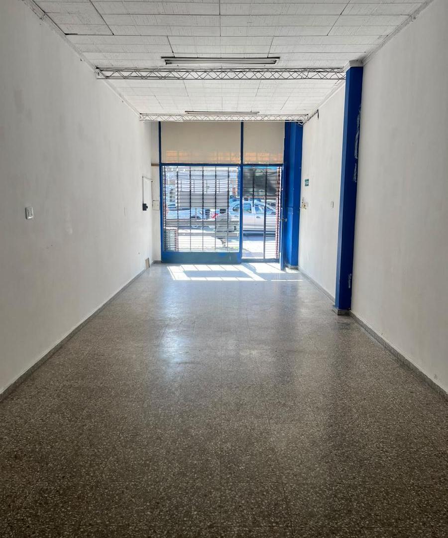 Foto de LOCAL EN ALQUILER PLENO CENTRO DE BERAZATEGUI, imagen 1