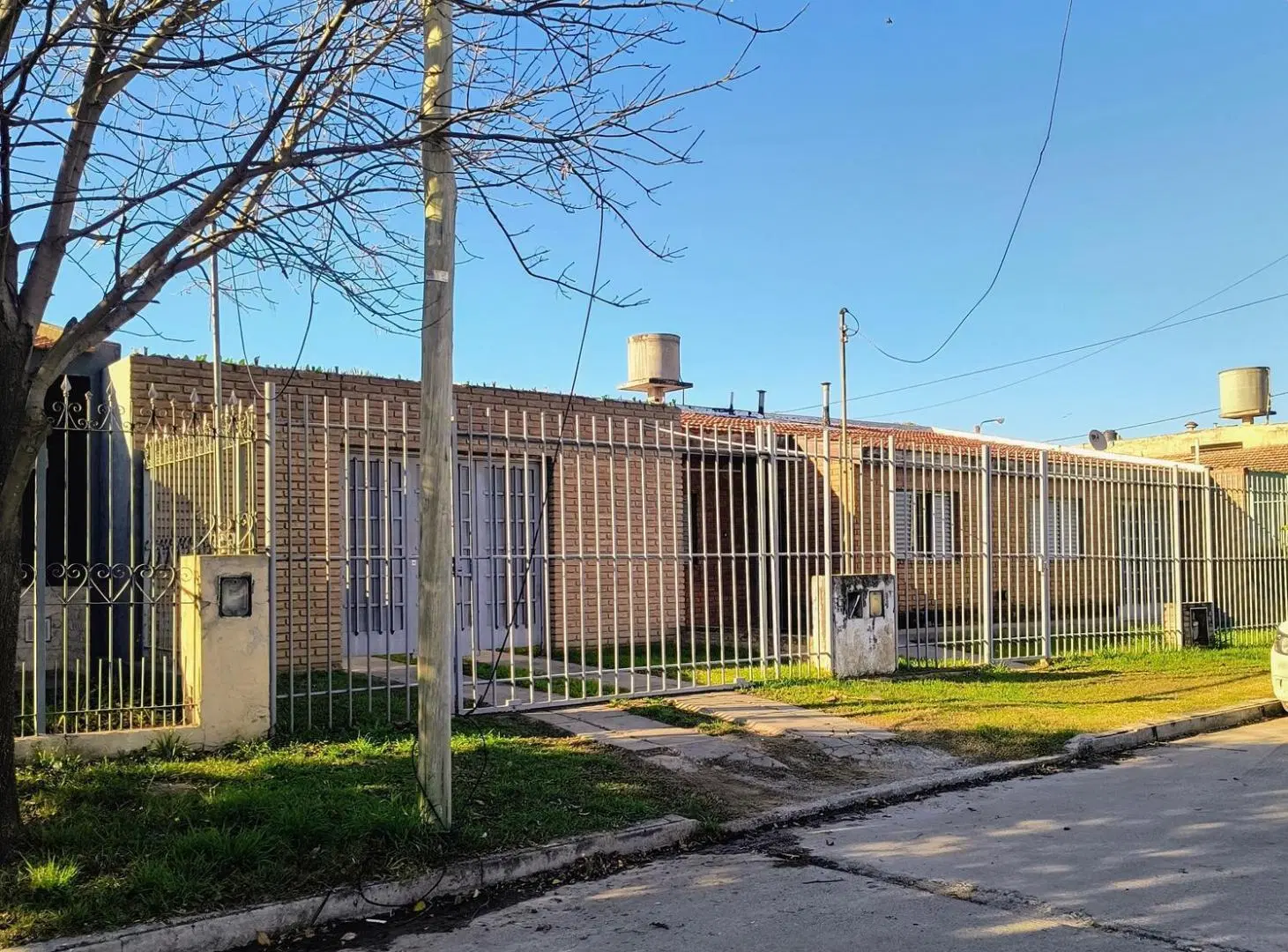 Casa Apta Credito - Amplio terreno - Barrio Las Palmas 5