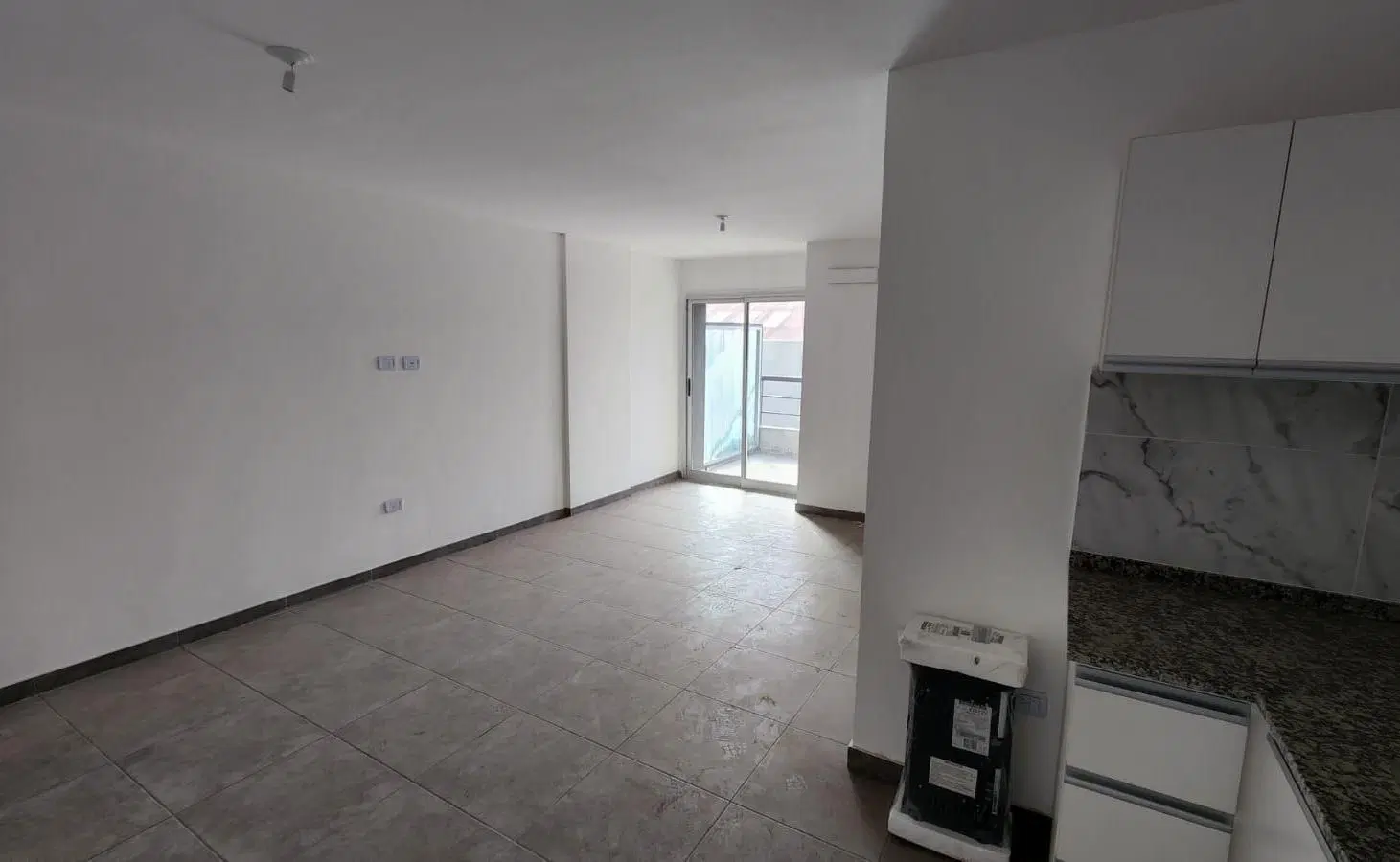 Departamento amplio con balcon - Apto Credito 5