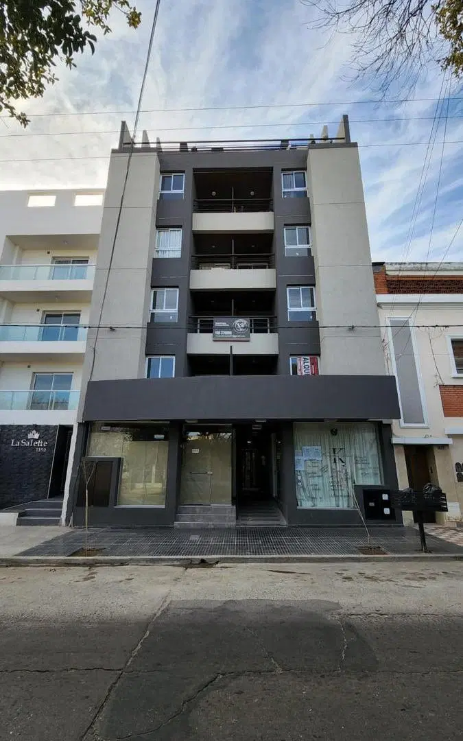 Departamento amplio con balcon - Apto Credito 1