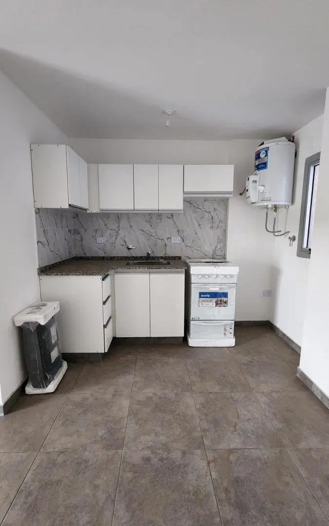 Departamento amplio con balcon - Apto Credito 2