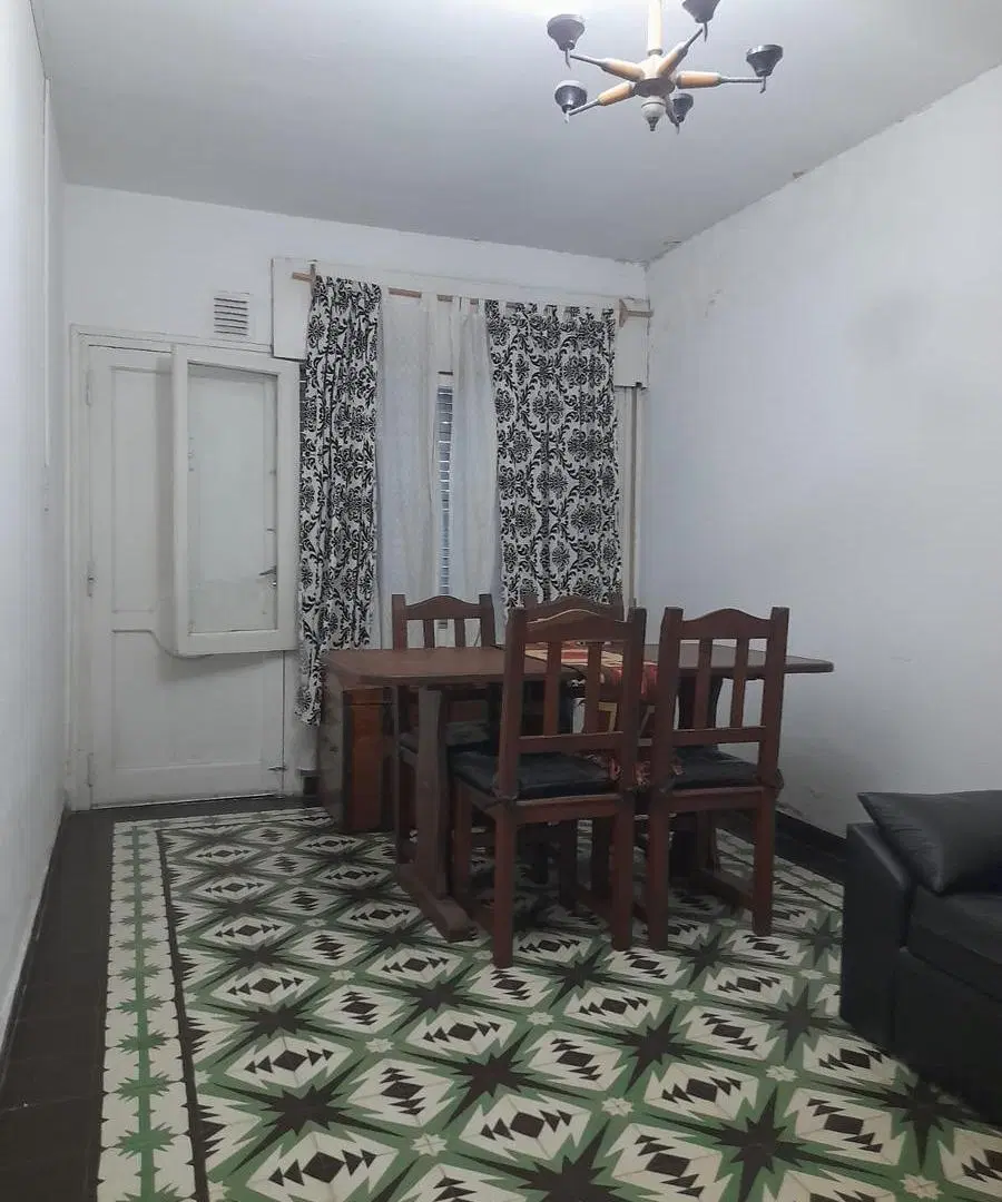 Alto Alberdi casa con amplio patio a refaccionar 2