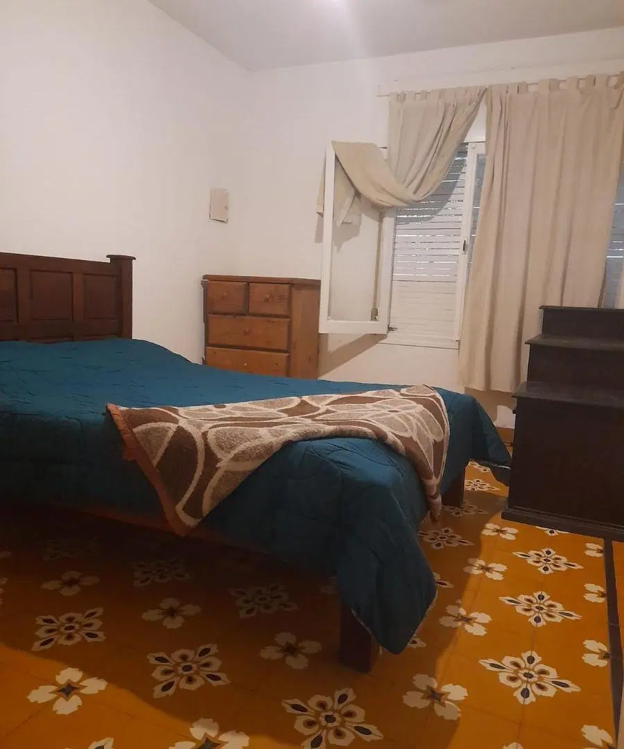 Alto Alberdi casa con amplio patio a refaccionar 8