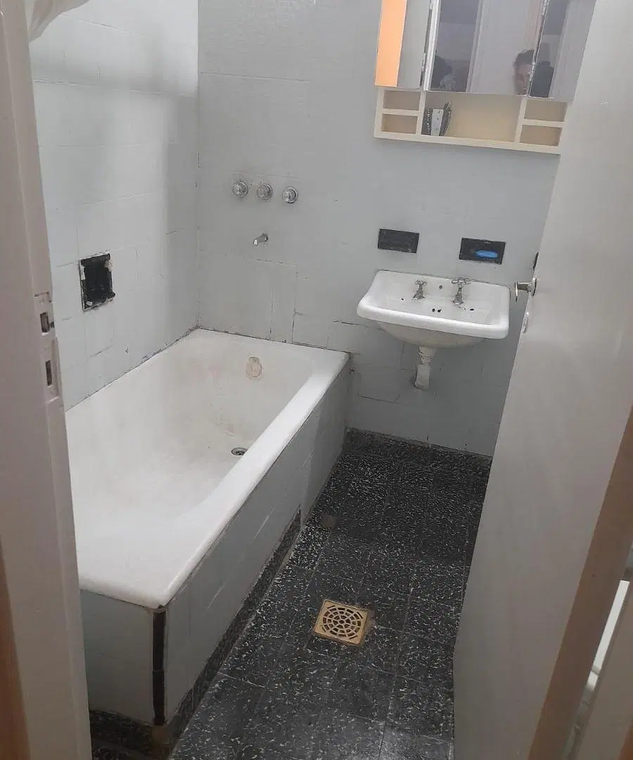Alto Alberdi casa con amplio patio a refaccionar 4