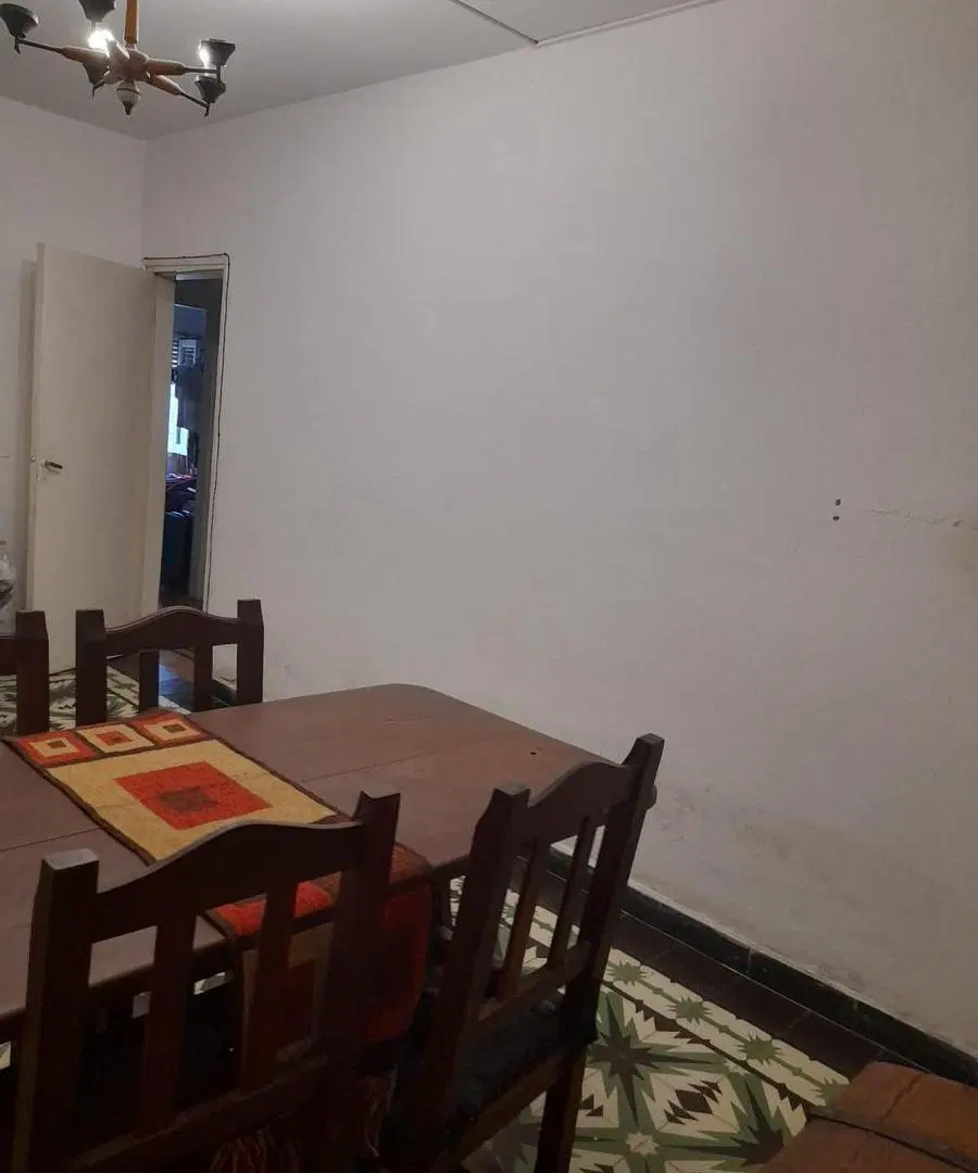 Alto Alberdi casa con amplio patio a refaccionar 1