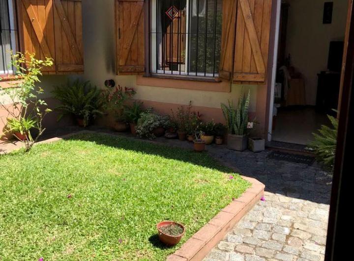 PH 3 amb con jardin propio y cochera. Sin expensas. Muy buen estado.