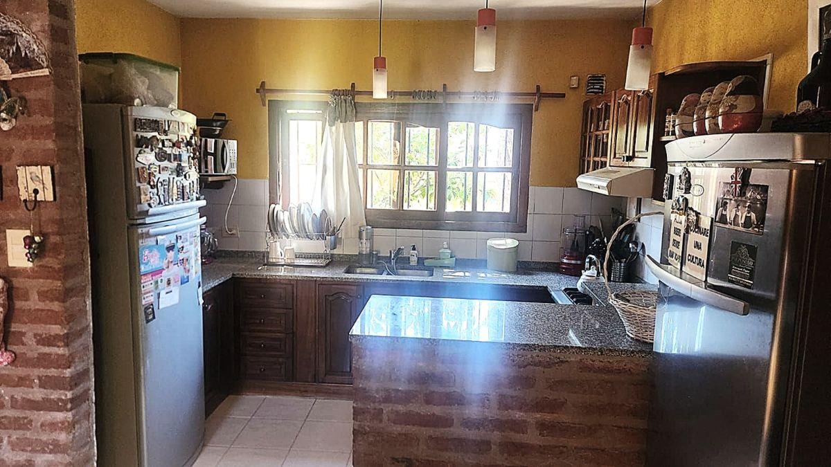 Foto de Chalet 3 Amb en 2 plantas, con cochera y jardin. Muy buen estado gral., imagen 1