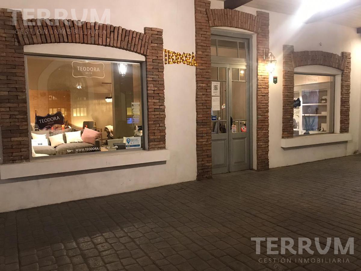 Foto de LOCAL EN VENTA : CANNING : PLAZA CANNING, imagen 2