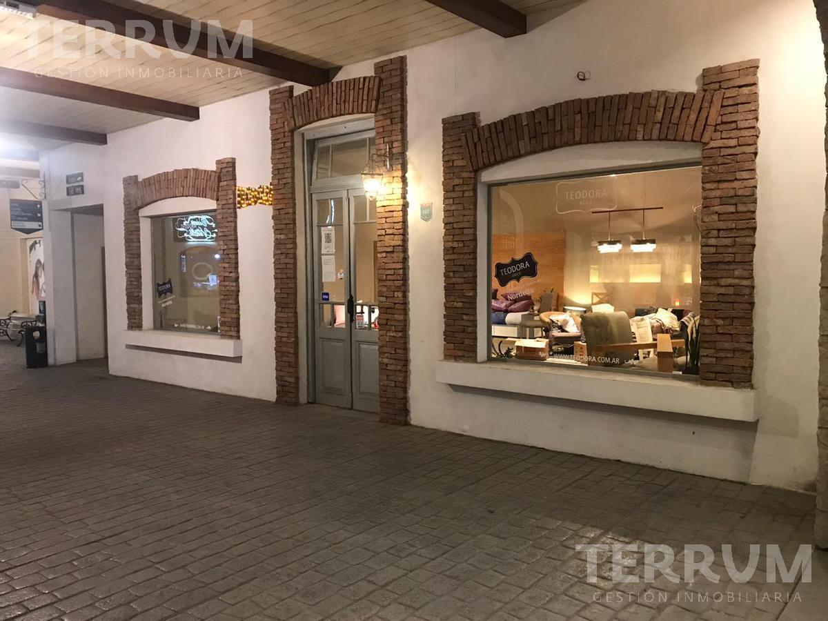 Foto de LOCAL EN VENTA : CANNING : PLAZA CANNING, imagen 1