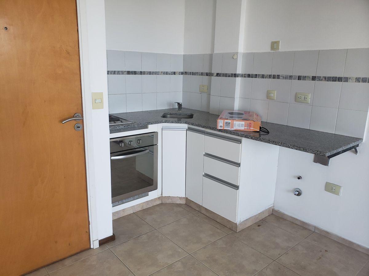 Foto de 51 N°1363 e/ 22 y 23 - Departamento 1 dormitorio, imagen 2