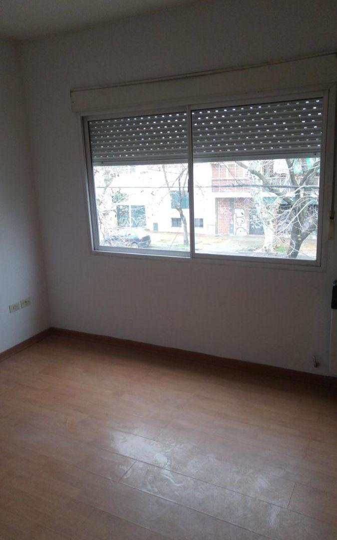 Foto de 60 N°1295 e/ 20 y 21 - Departamento en PH de 2 dormitorios, imagen 2