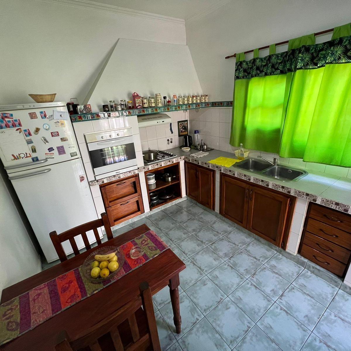 Foto de HERMOSA CASA 6 AMBIENTES EN VENTA EN GRAN ZONA, imagen 2